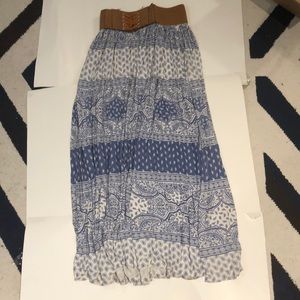 Size: M - Floral Maxi Dress